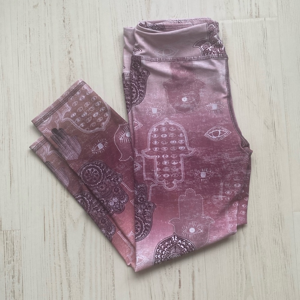 Hamsa leggings. Crop length size small